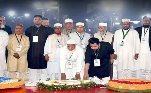 শহীদ মিনারে প্রথমবার জামায়াতের শ্রদ্ধা, ‘রাষ্ট্রীয় আচার হিসেবেই এসেছি’—শফিকুর