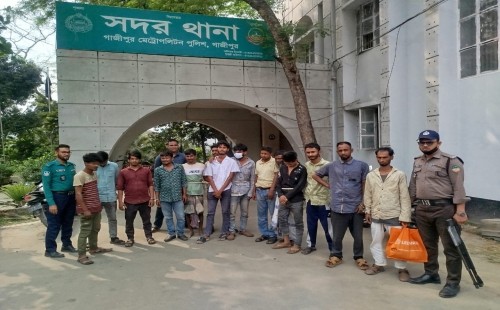 গাজীপুরে ঈদকে সামনে রেখে পুলিশের সাঁড়াশি অভিযান: পলাতক আসামিসহ ৩৩ জন আটক