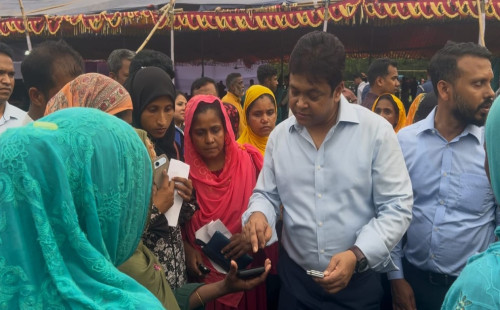 গাজীপুরের দুর্গম জনপদে ফ্যামিলি কার্ডের আলো, সুবিধা পেলেন ৬৮০ নারী